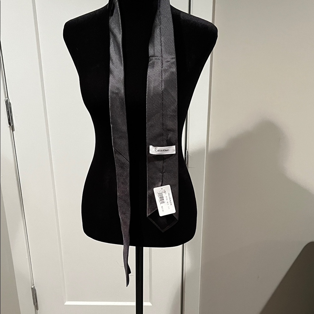 Calvin Klein Men's Black Textured Silk Tie